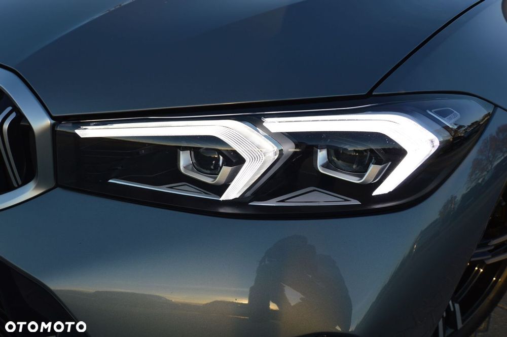 BMW Seria 3 330i M Sport - 9