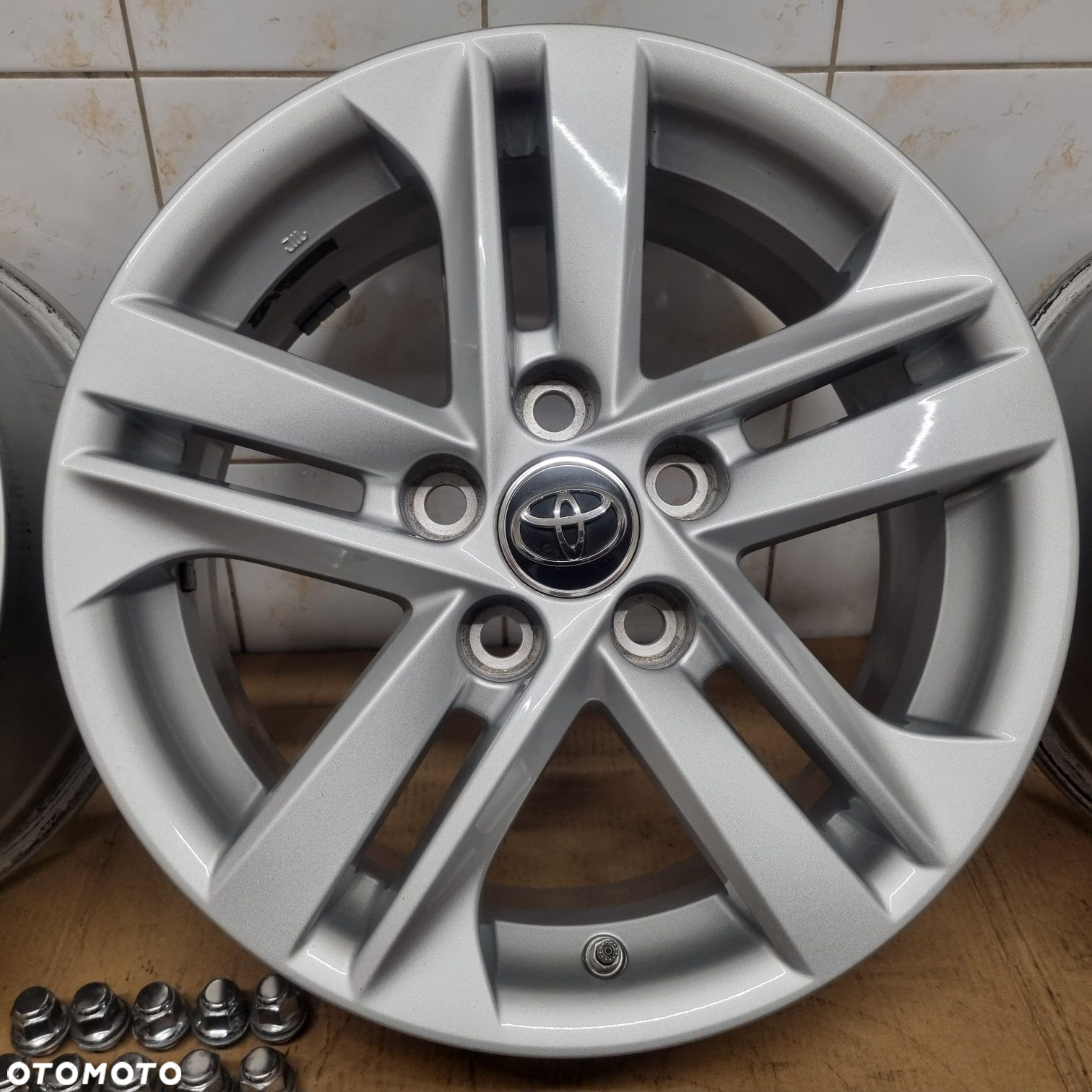 Alufelgi 16" Toyota Corolla 5x114,3 ET40 + czujniki + nakrętki - 5