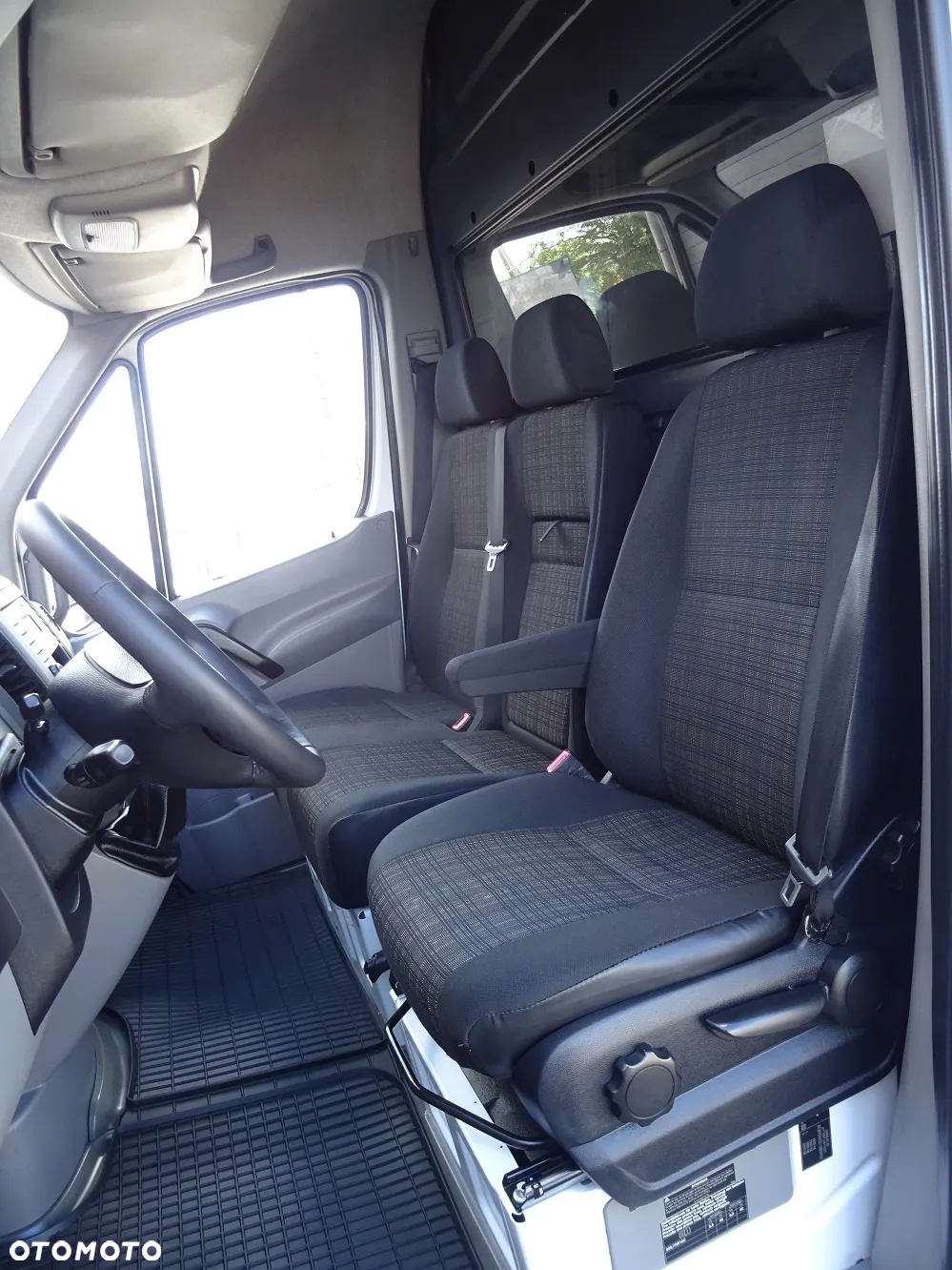 Mercedes-Benz Sprinter - 16