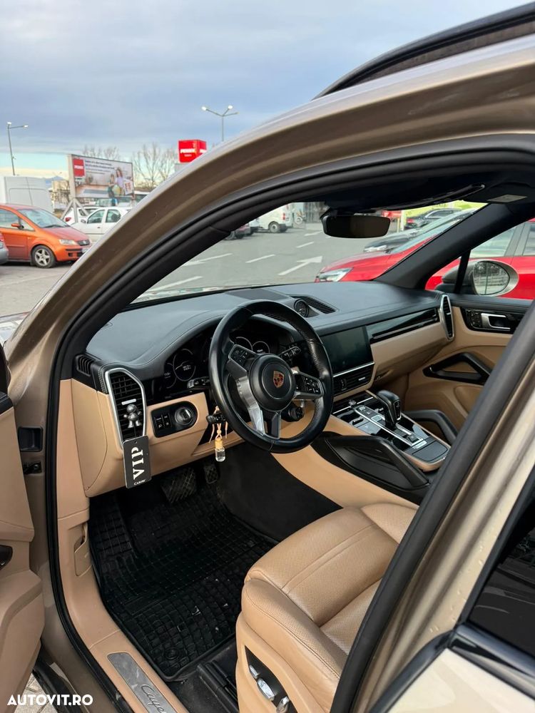 Porsche Cayenne - 7