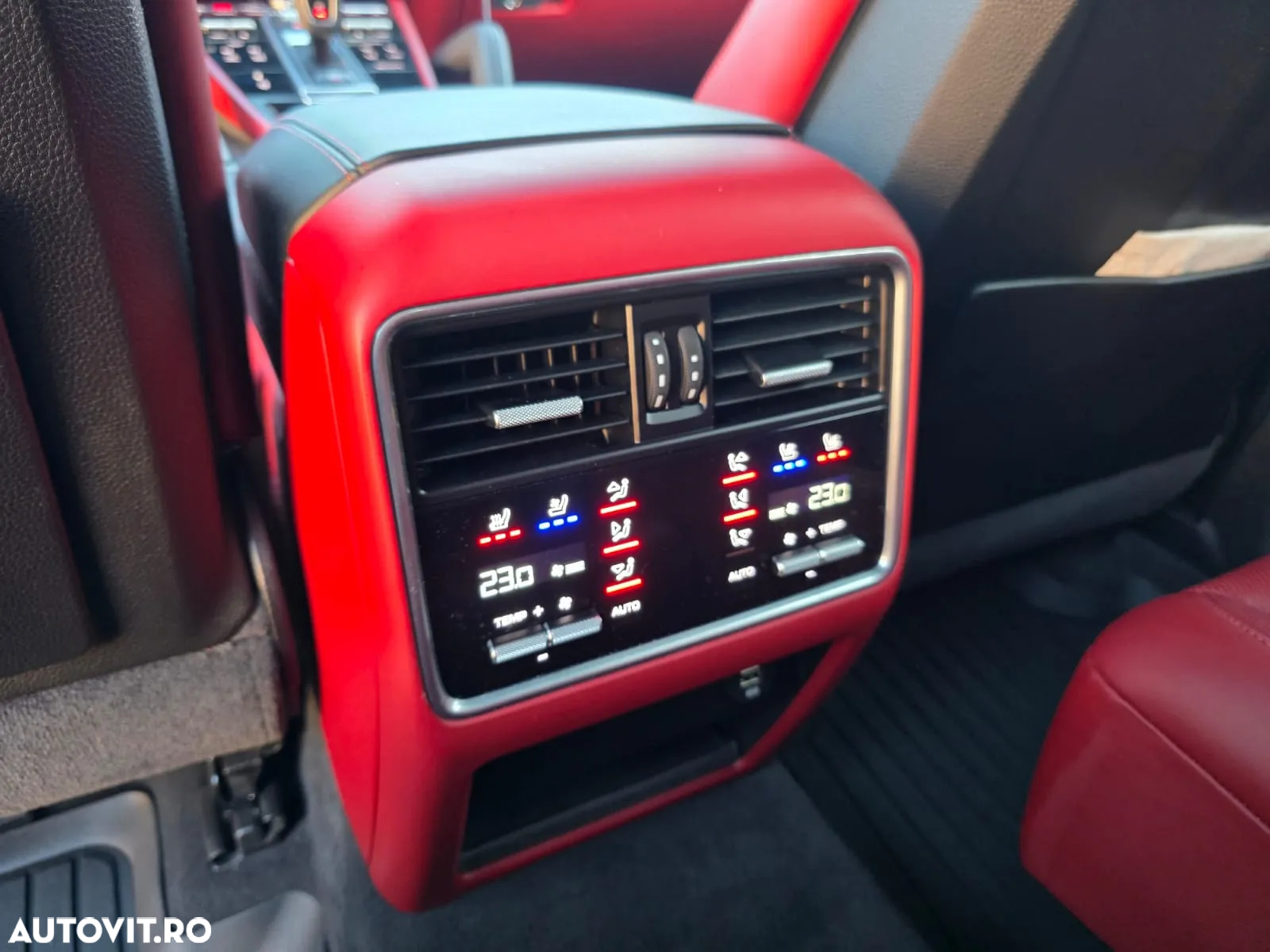 Porsche Cayenne - 38