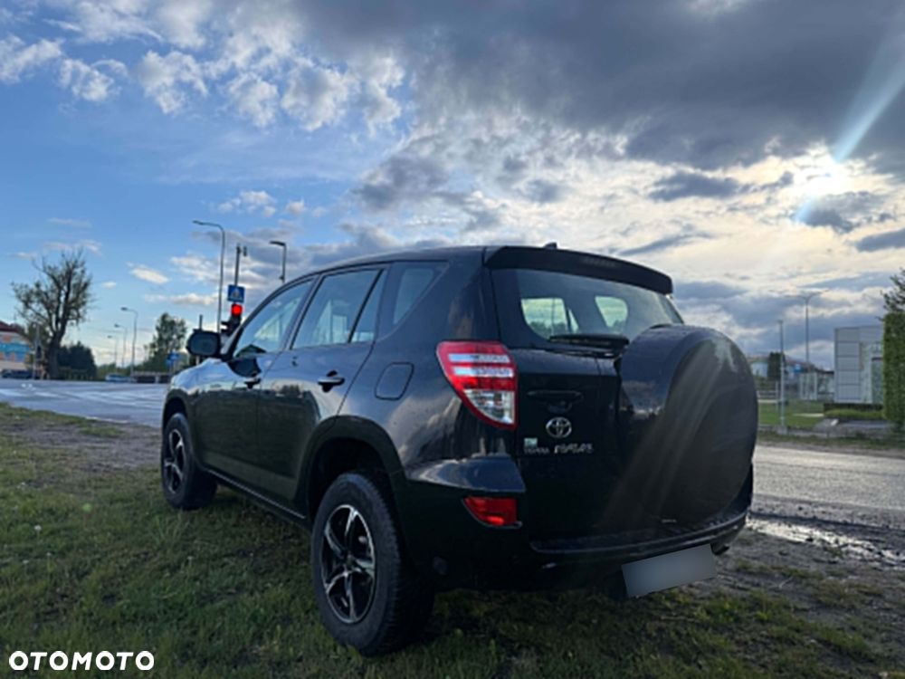 Toyota RAV4 - 6