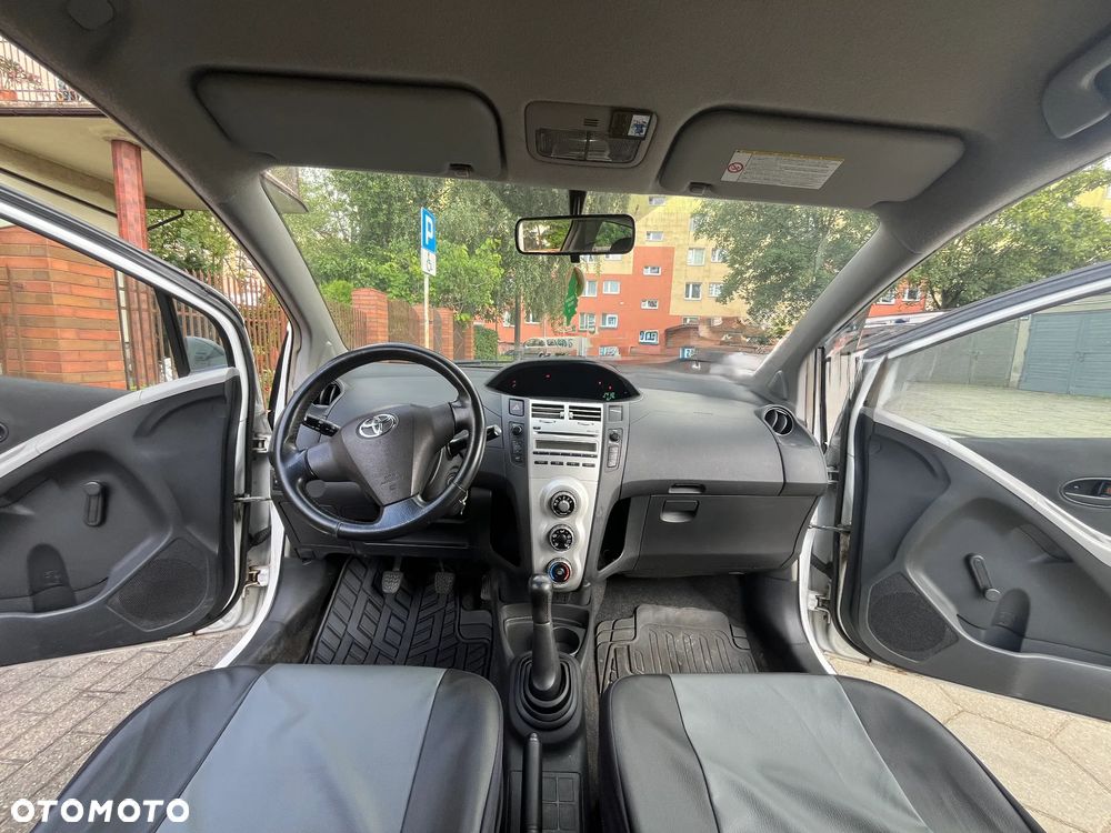 Toyota Yaris 1.0 Luna - 17