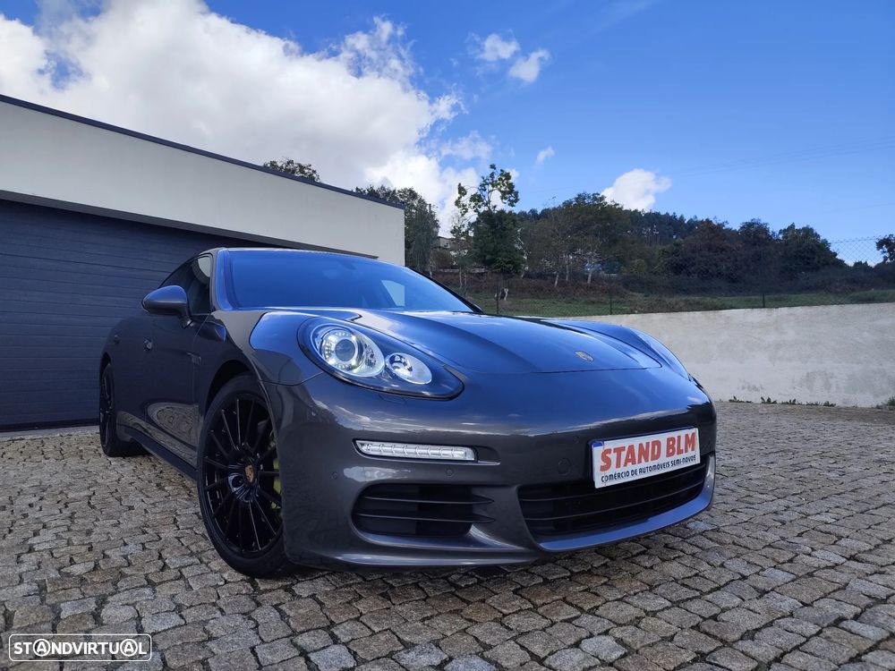 Porsche Panamera Platinum Edition - 2