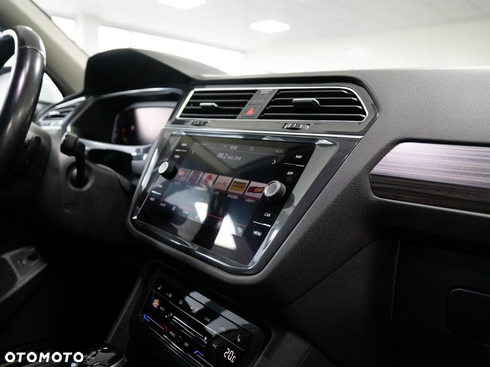 Volkswagen Tiguan 2.0 TSI 4Mot Elegance DSG - 32