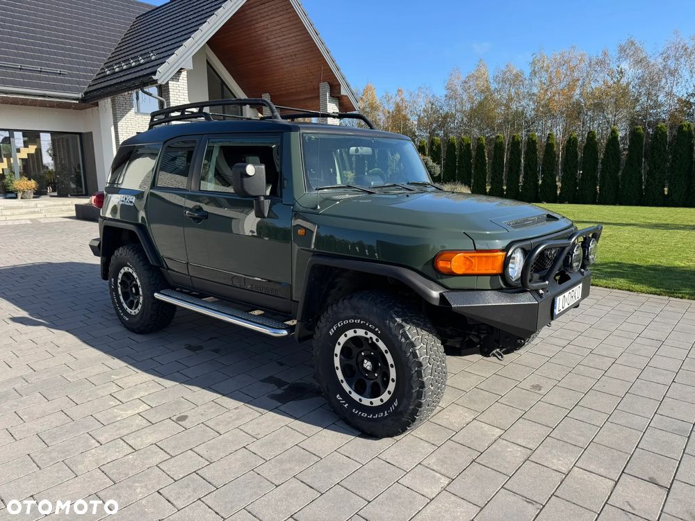 Toyota Fj 2012 photo 3