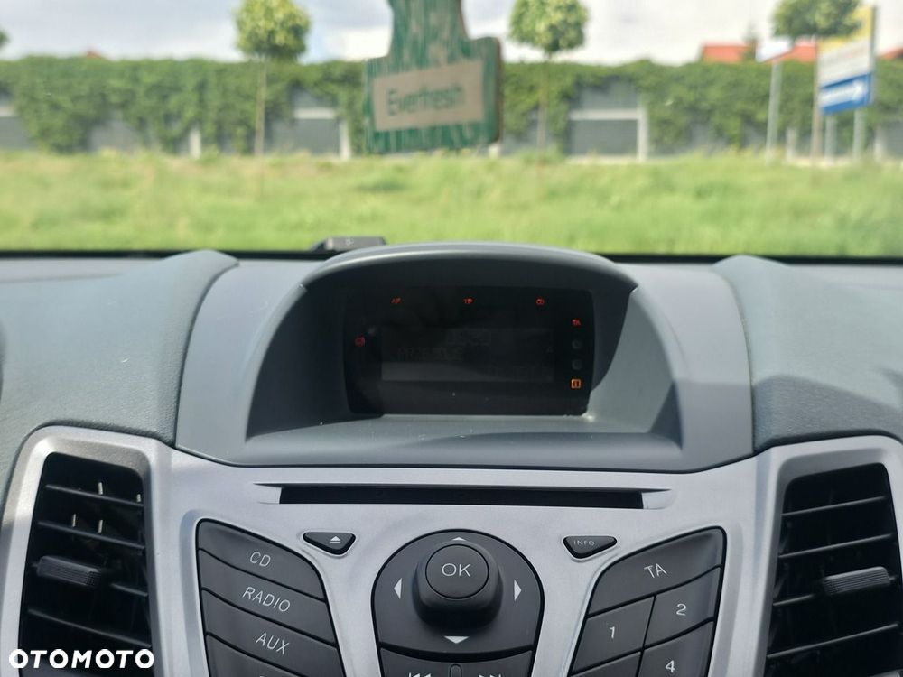 Ford Fiesta - 12
