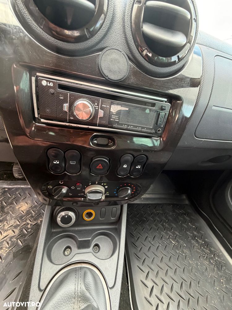 Dacia Duster 1.6 4x4 Prestige - 19