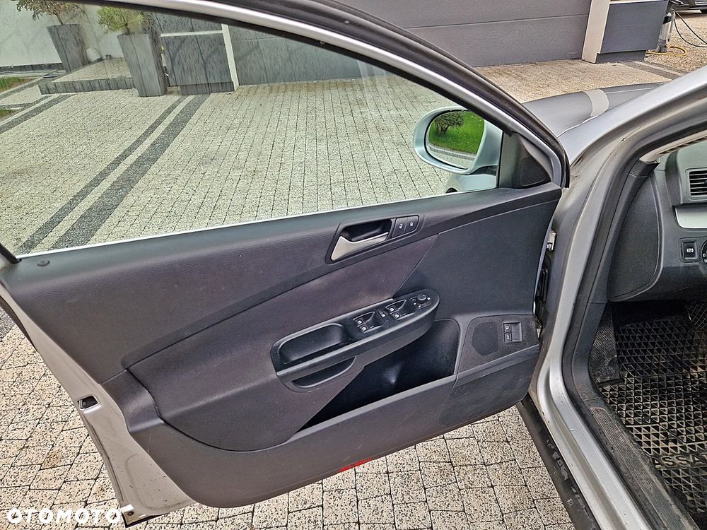 Volkswagen Passat - 13