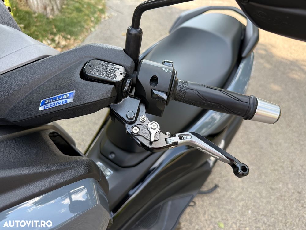Yamaha XMAX 125 - 8