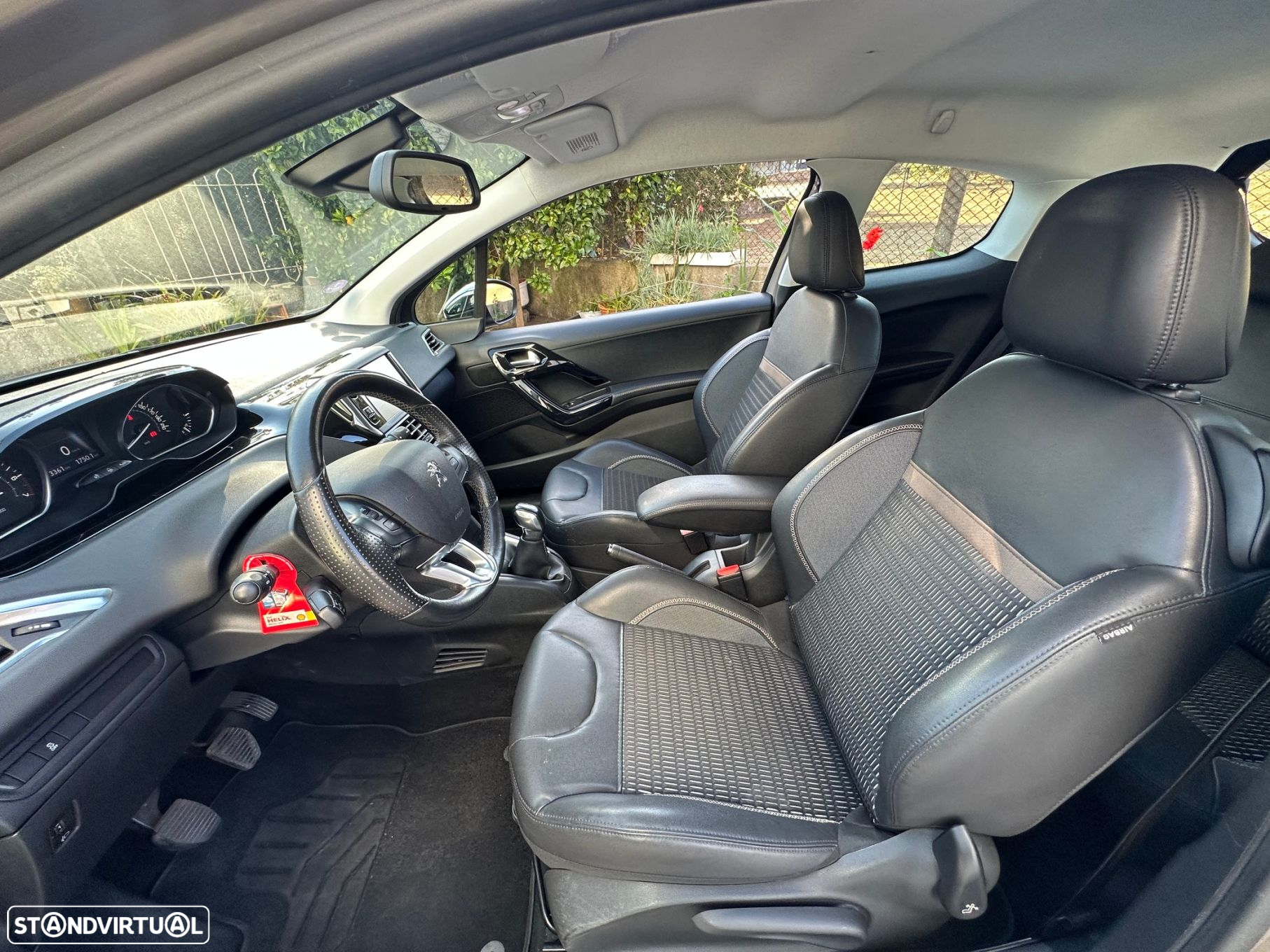 Peugeot 208 1.2 VTi Allure - 6