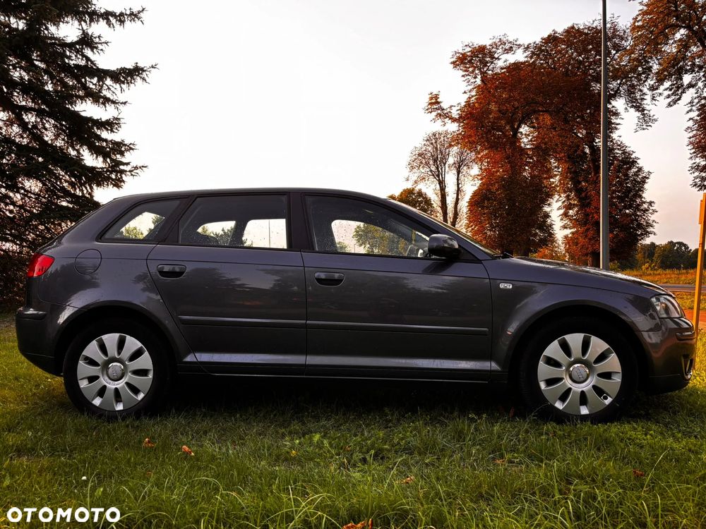 Audi A3 3-drzwiowe 2.0 FSI Attraction - 5