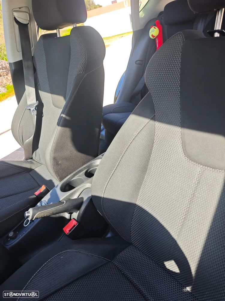 SEAT Leon 1.6 TDI Sport - 11