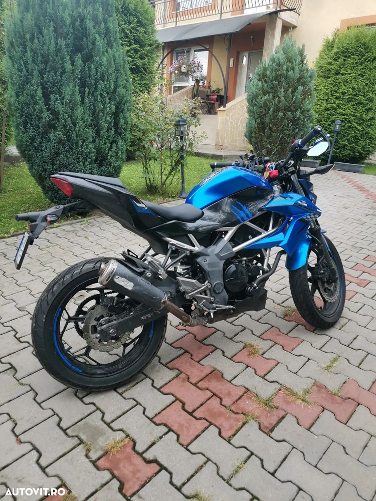 Kawasaki Z125 Pro - 2