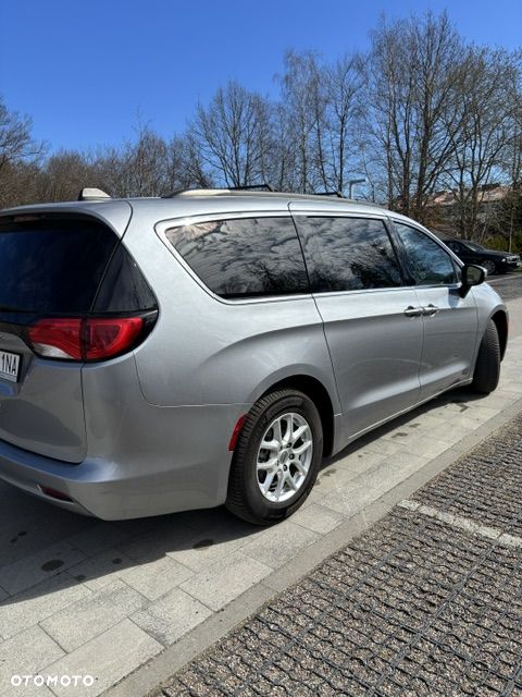 Chrysler Pacifica - 13