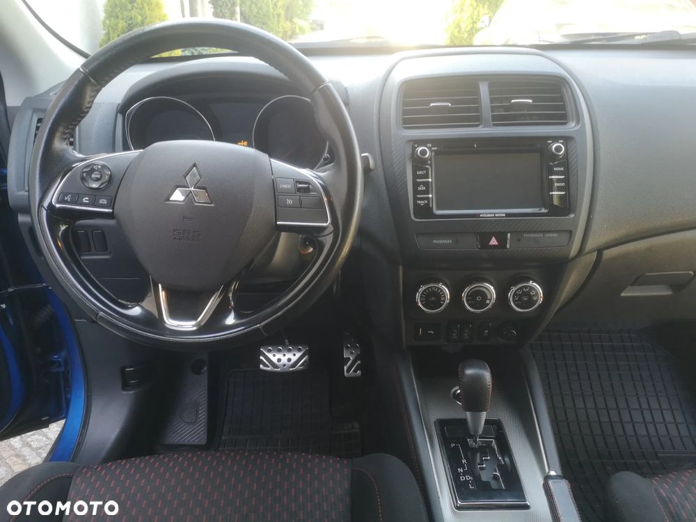 Mitsubishi Outlander - 10