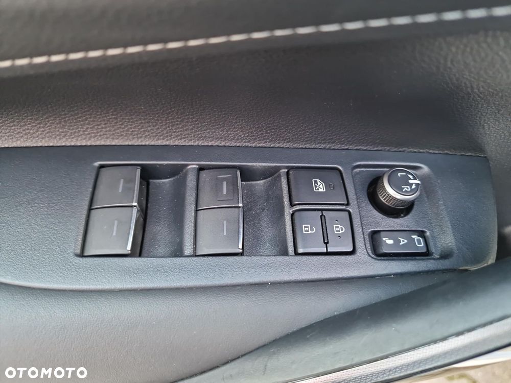 Toyota Corolla 2.0 Hybrid Comfort - 17
