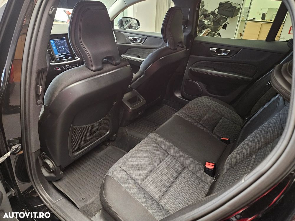 Volvo V60 B4 MHEV AT8 FWD Momentum Pro - 10