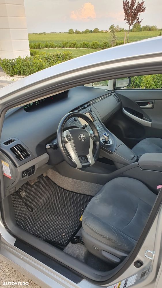 Toyota Prius - 5