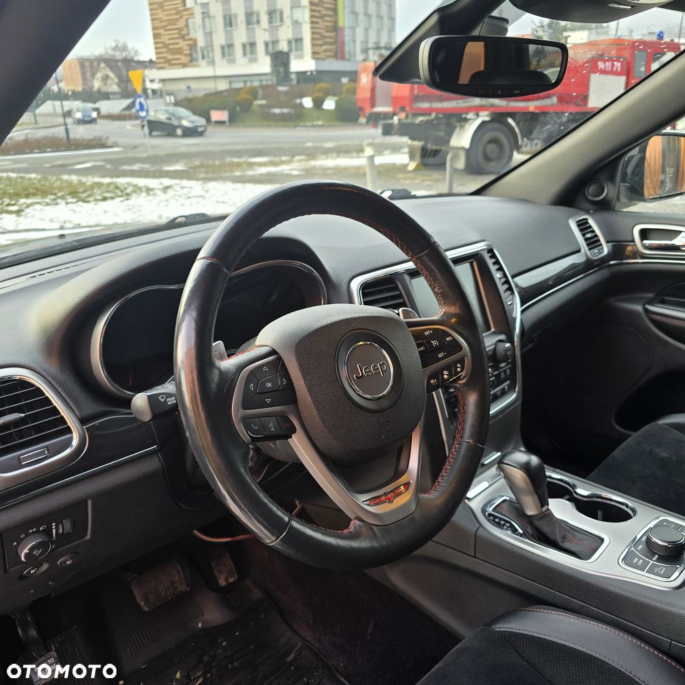 Jeep Grand Cherokee - 21