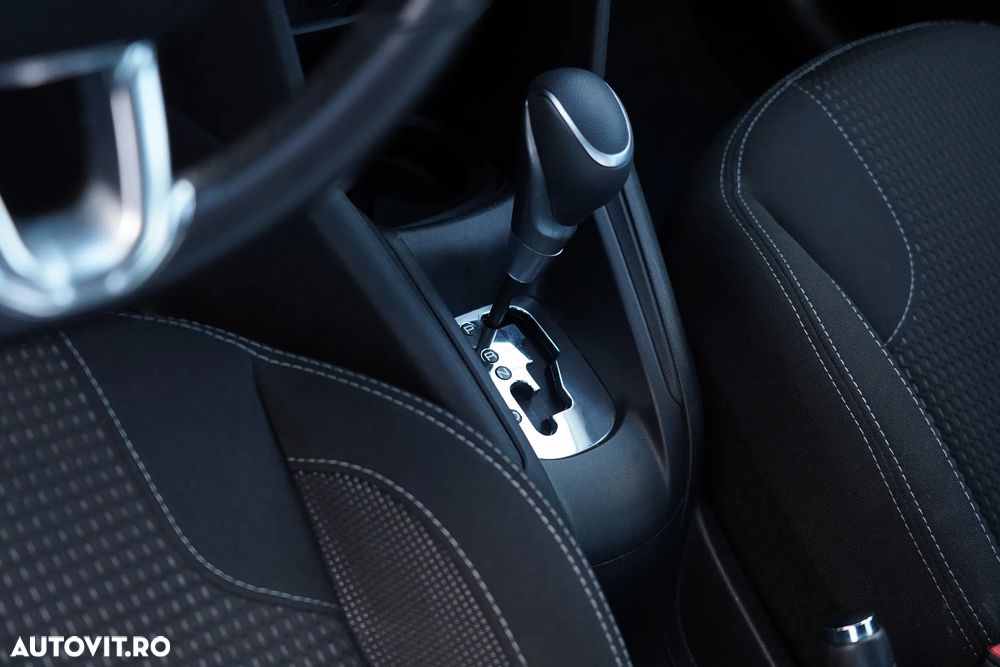 Peugeot 208 PureTech 110 Stop & Start EAT6 Tech Edition - 10