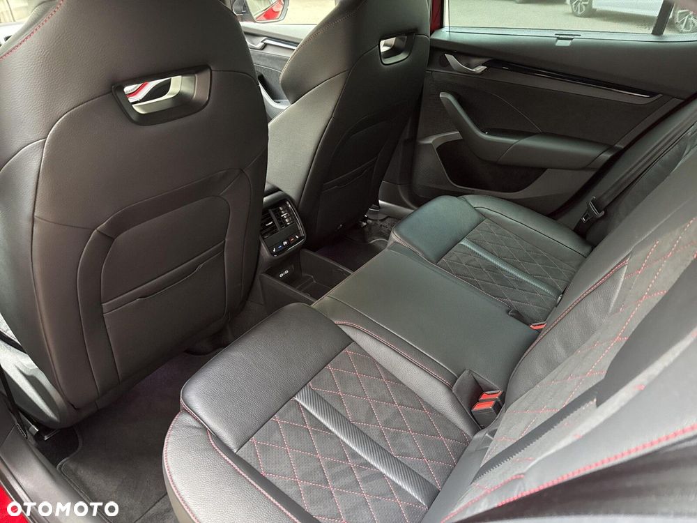 Skoda Octavia 2.0 TSI RS DSG - 27