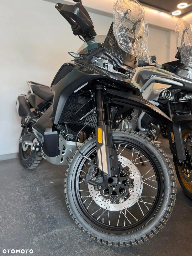 CFMoto MT - 10