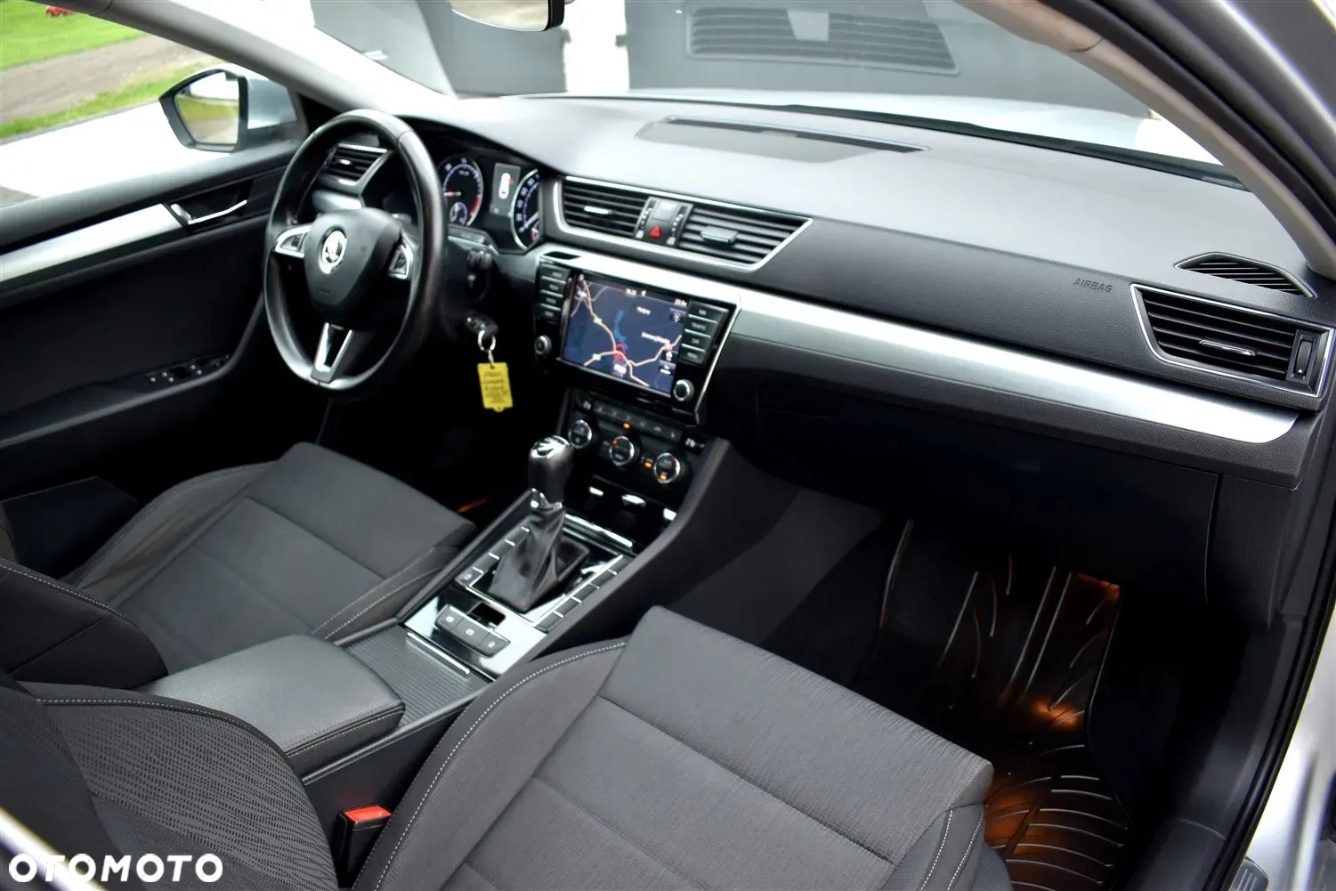 Skoda Superb Combi 2.0 TDI DSG Ambition - 24