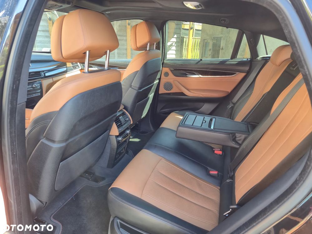 BMW X6 xDrive50i - 16