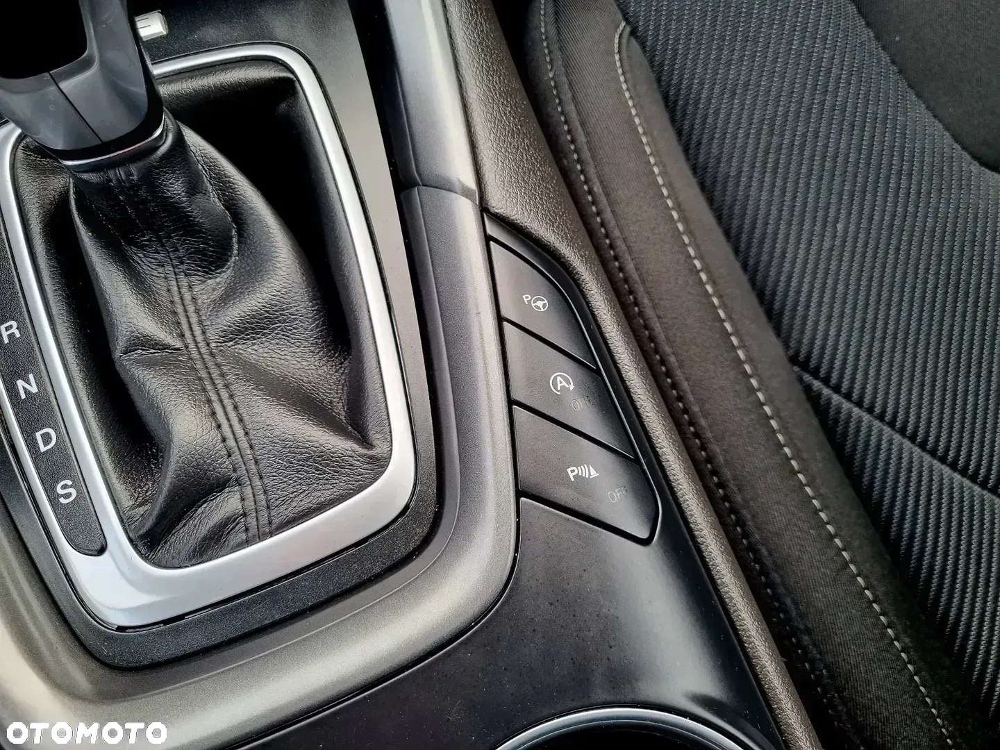 Ford Mondeo 2.0 TDCi Titanium PowerShift - 24