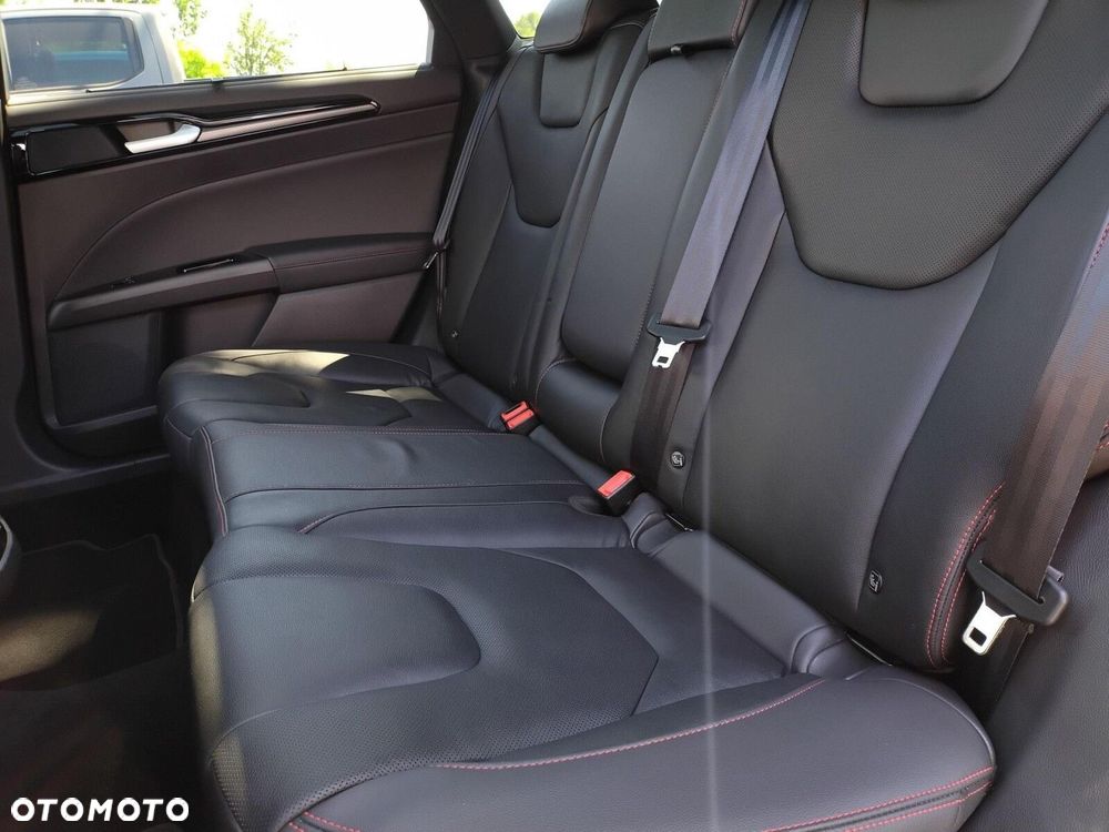 Ford Mondeo - 29
