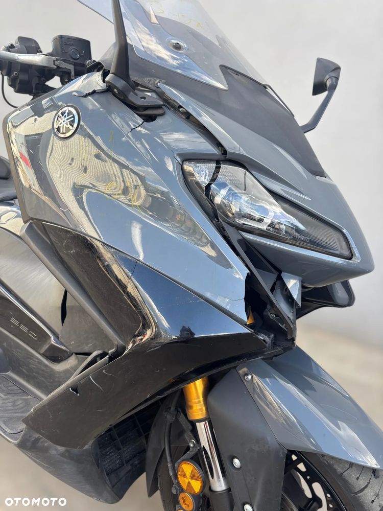Yamaha Tmax - 16