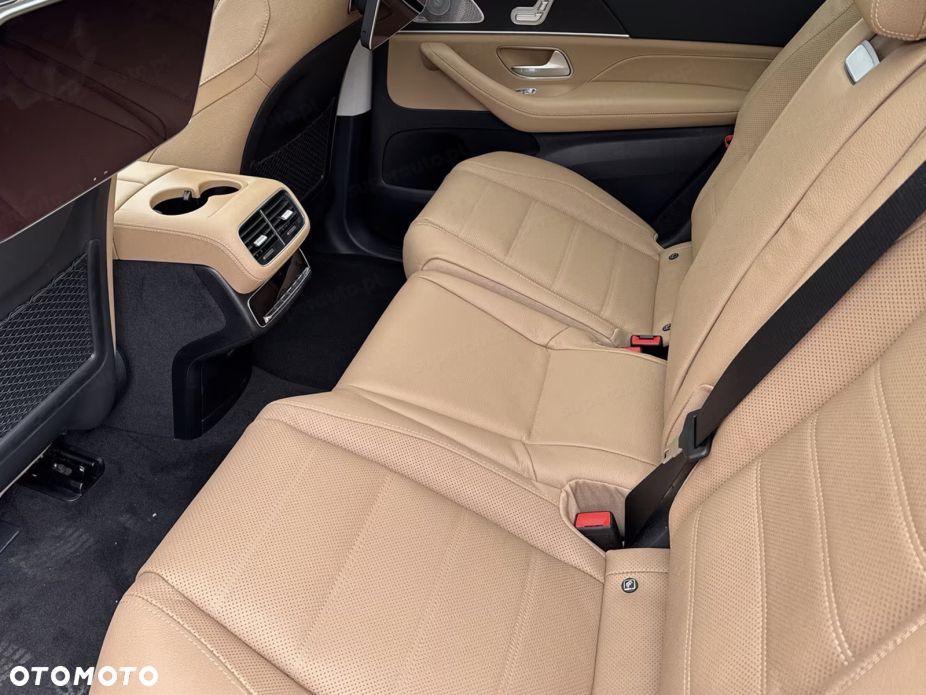 Mercedes-Benz GLS - 11