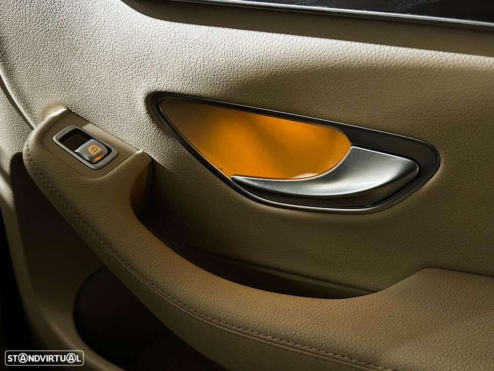 Mercedes-Benz GLC 300 e 4Matic 9G-TRONIC Edition AMG Line - 26