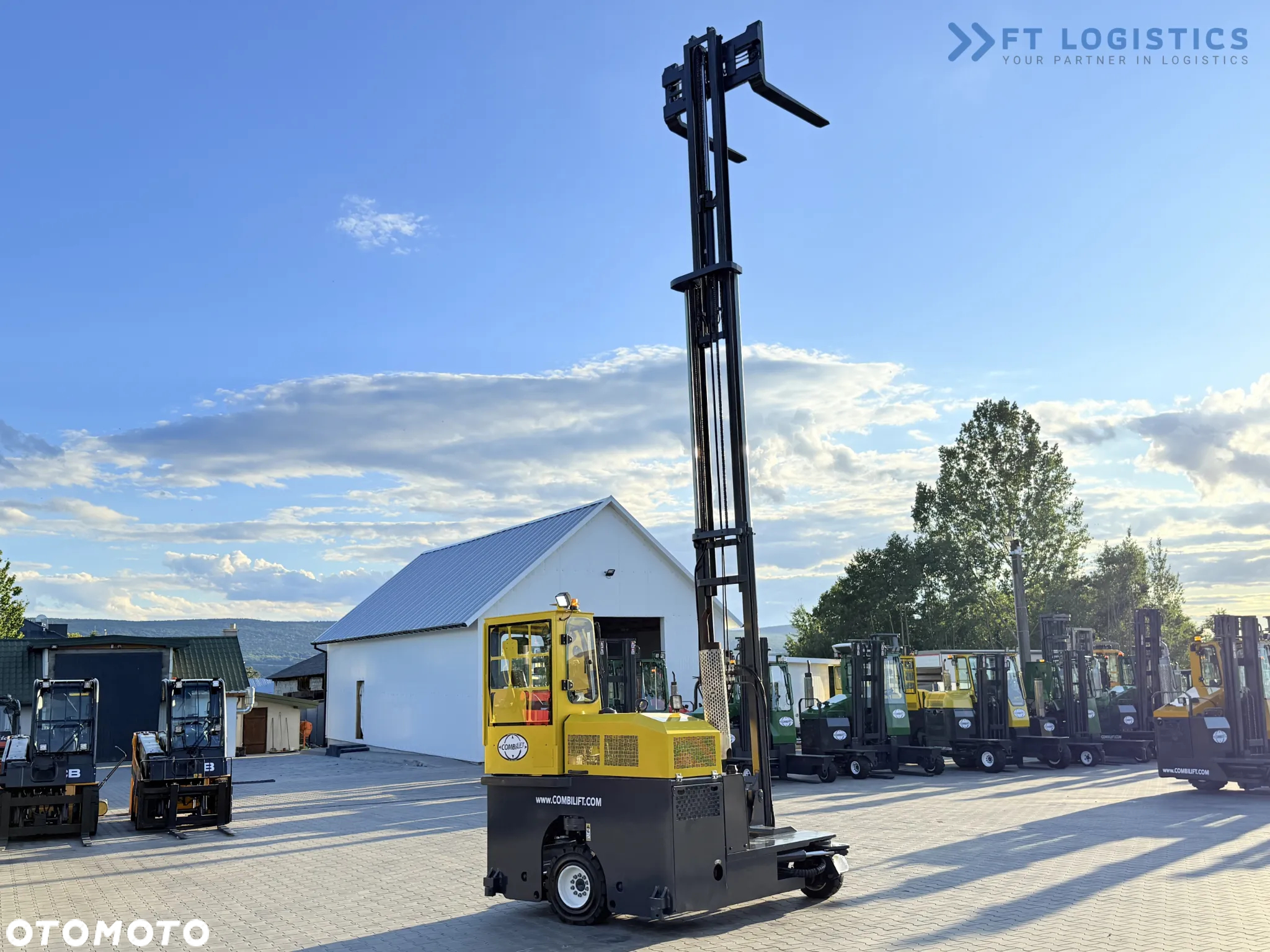 Combilift C3000 / GAS / TRIPLEX- 7500MM / PRZESUW WIDEŁ / POZYCJONER / WOLNY SKOK / PEŁNA OGRZEWANA KABINA / JEDYNIE 7868H / STAN - JAK NOWY! - 40