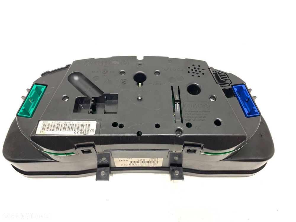 LICZNIK  VW PASSAT B5.5 (3B3) 2000 - 2005 1.8 T 20V 110 kW [150 KM] benzyna 2000 - 2005 3B0920827 - 3