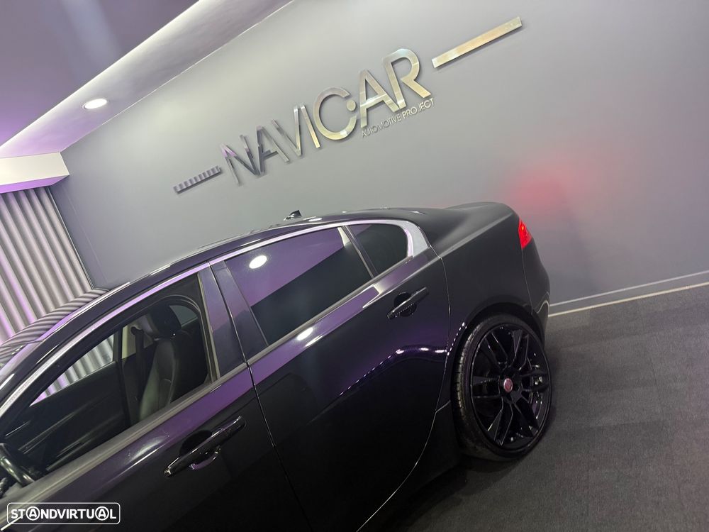 Jaguar XE 2.0 D Portfolio Aut. - 7