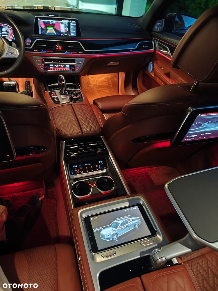 BMW Seria 7 750Li xDrive - 15