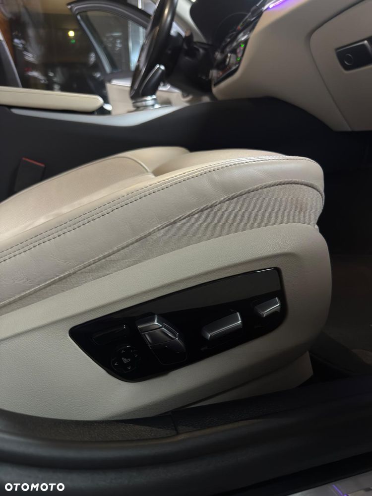 BMW Seria 5 540d xDrive mHEV Luxury Line - 9