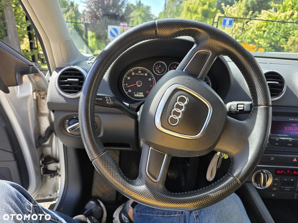 Audi A3 3-drzwiowe 1.6 Ambiente - 9