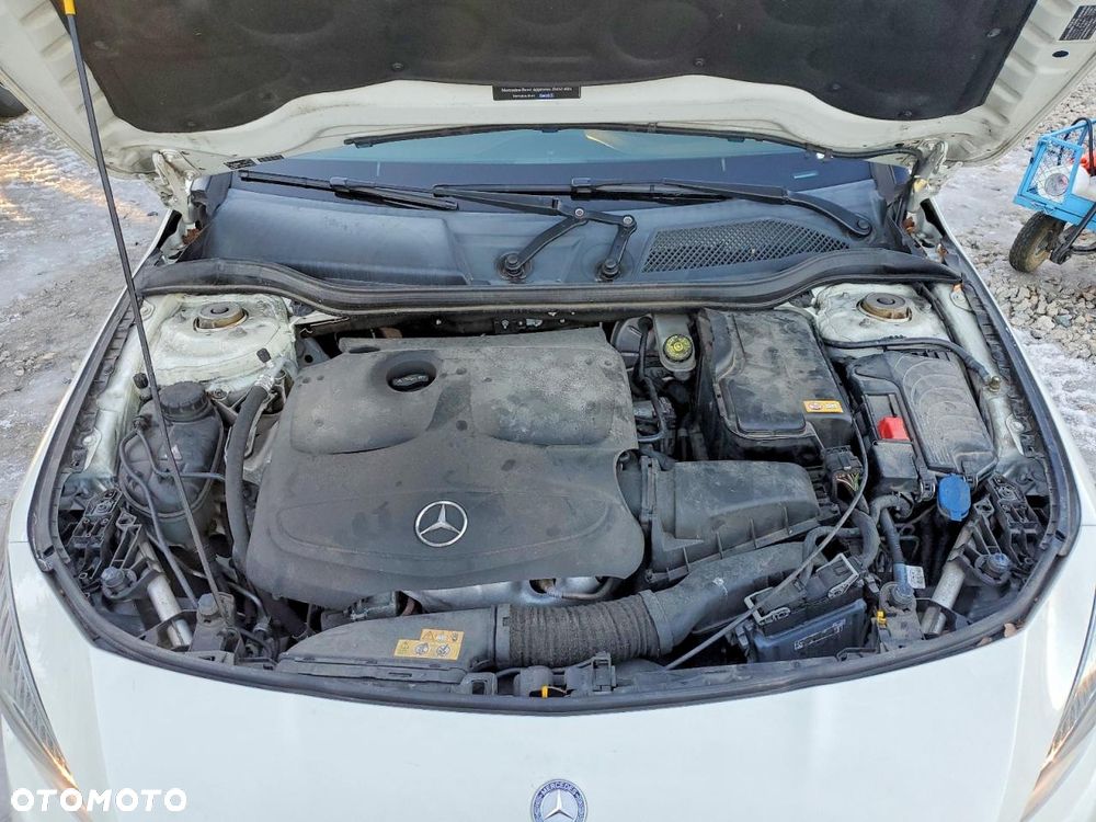 Mercedes-Benz CLA 250 4Matic 7G-DCT - 10