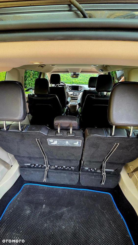 Chrysler Pacifica - 12