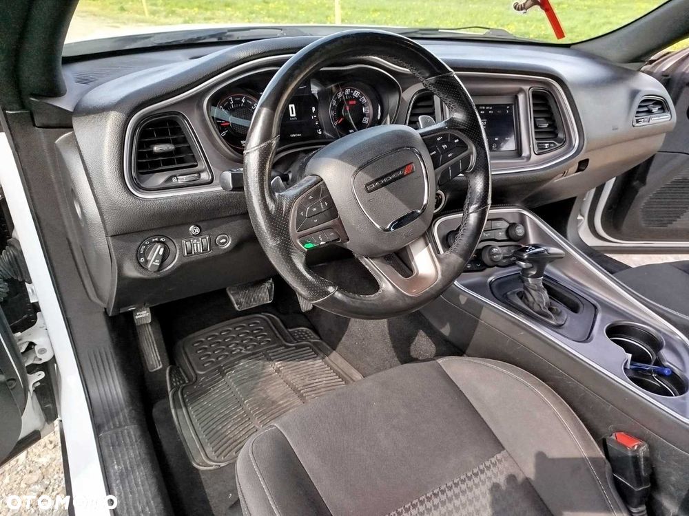 Dodge Challenger - 5