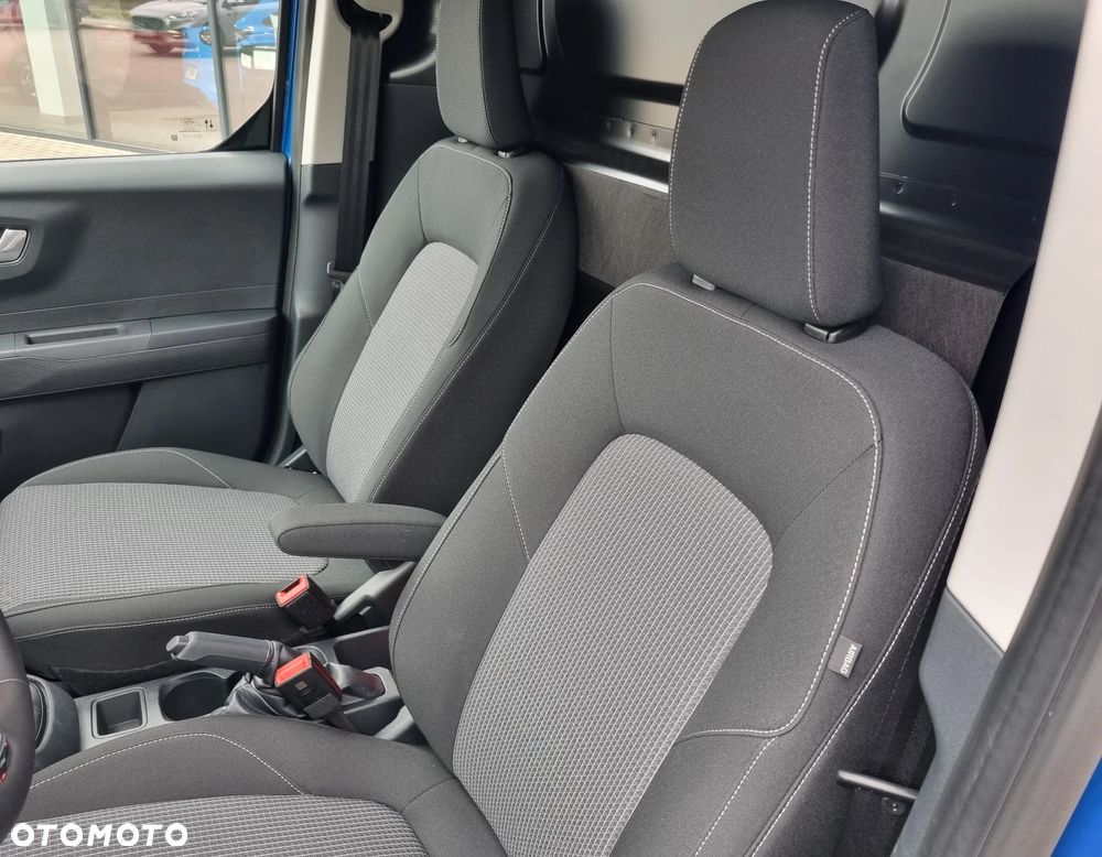 Ford Transit Courier - 10