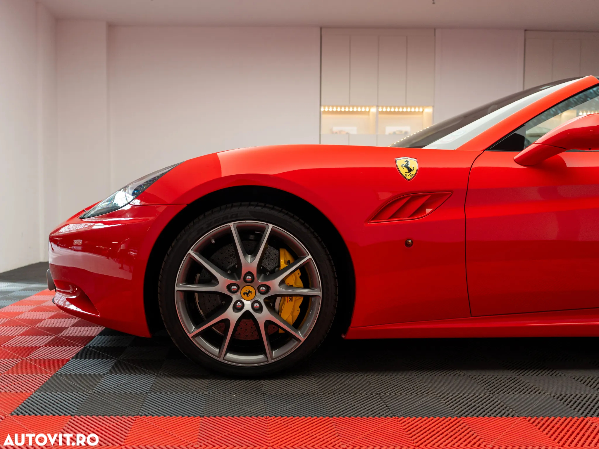 Ferrari California - 5