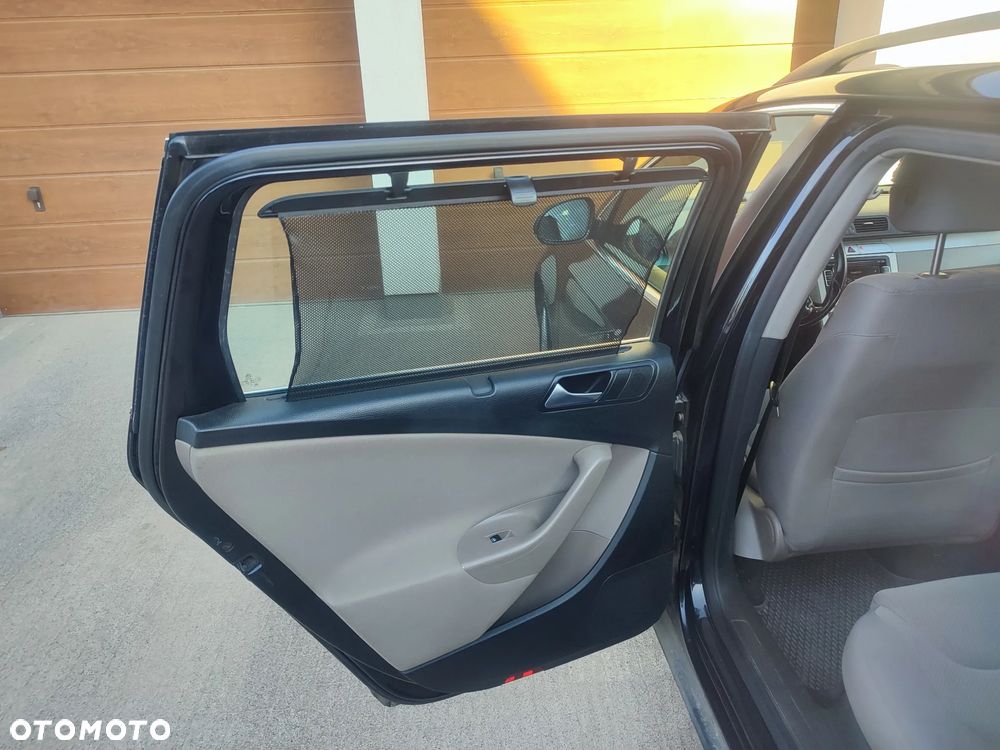 Volkswagen Passat 2.0 TDI Comfortline - 22