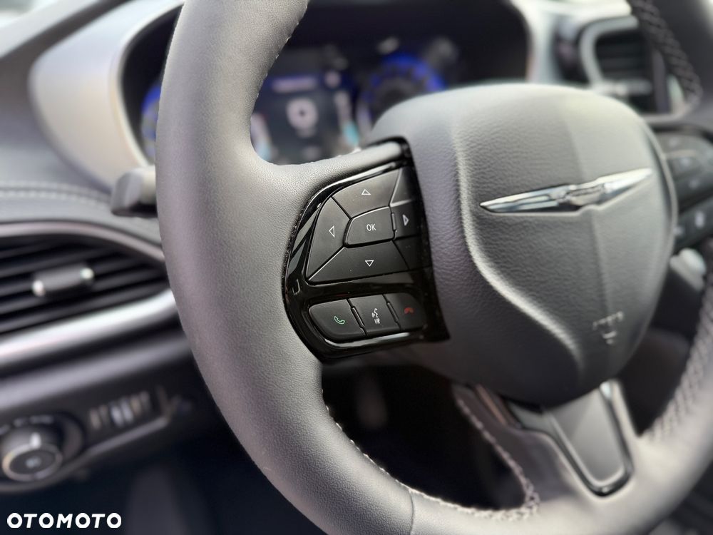 Chrysler Pacifica - 14