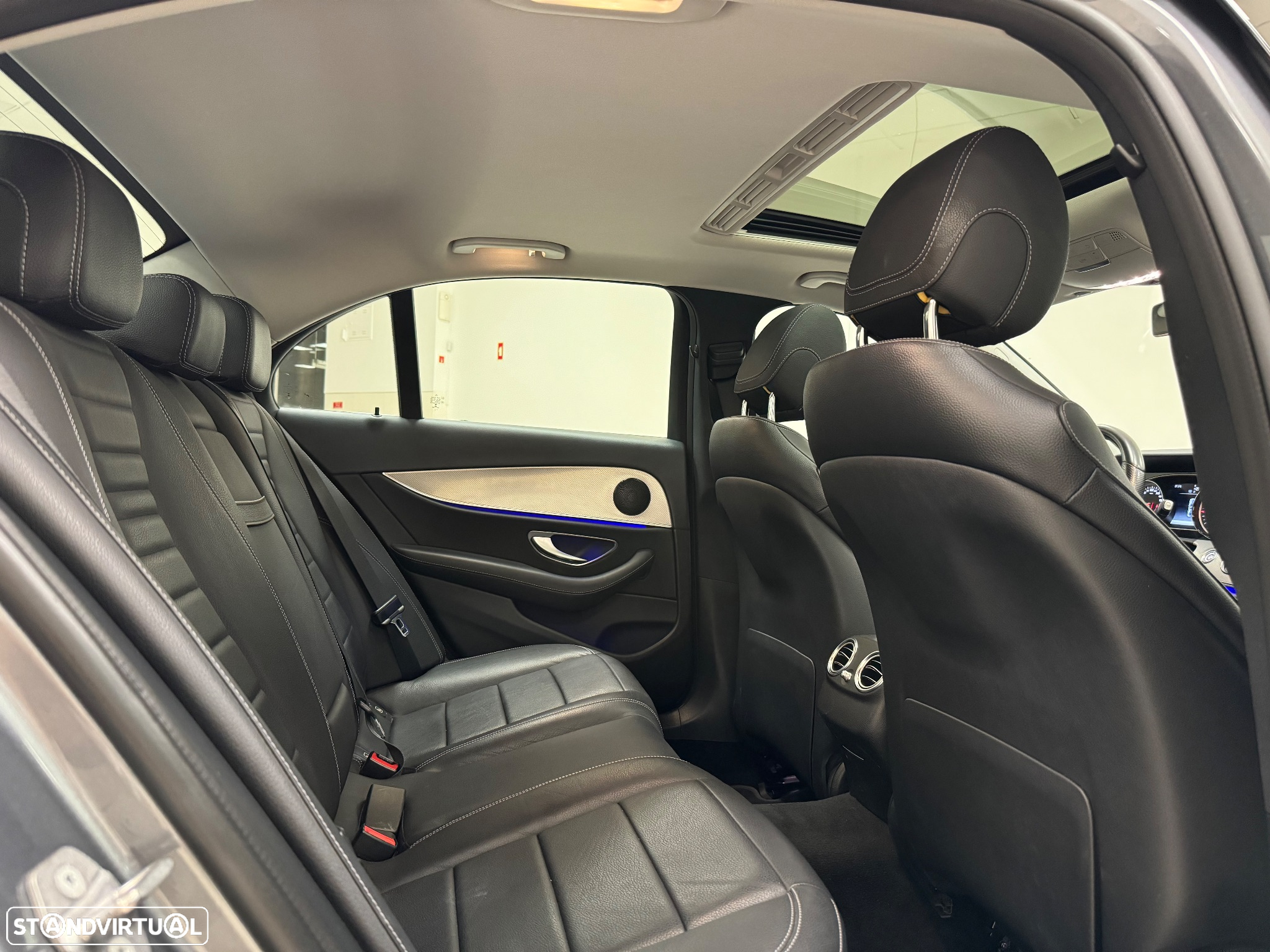 Mercedes-Benz E 220 d Exclusive - 55