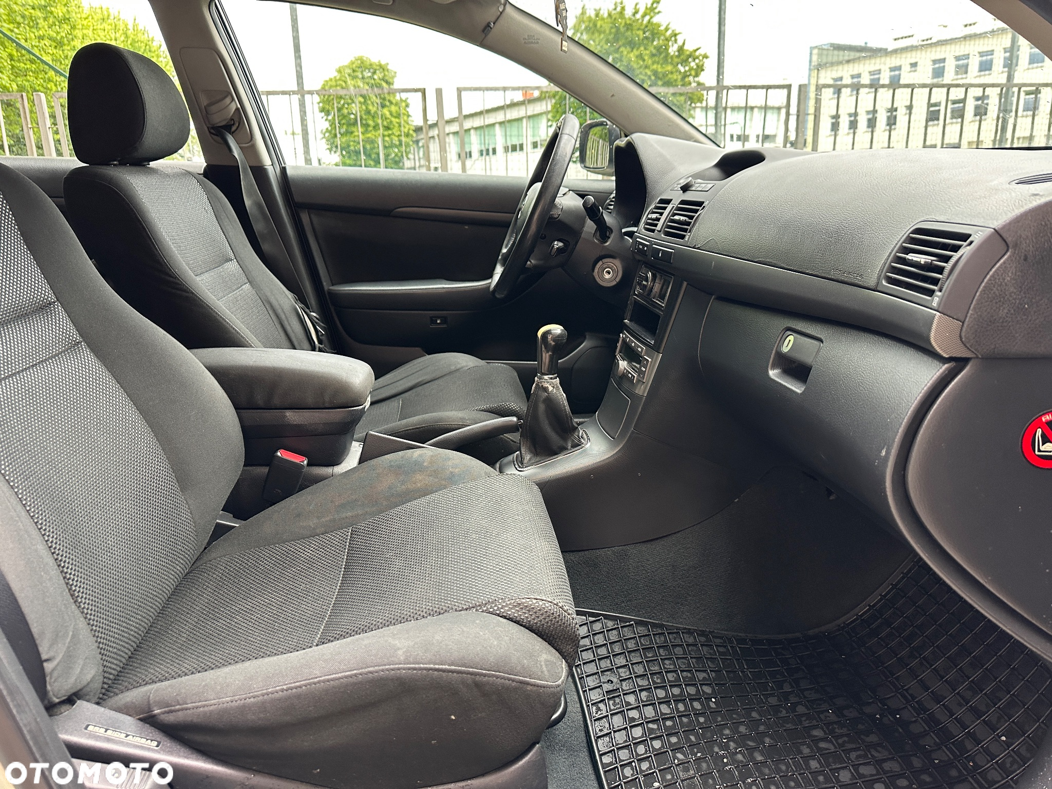 Toyota Avensis 2.0 D-4D High - 11