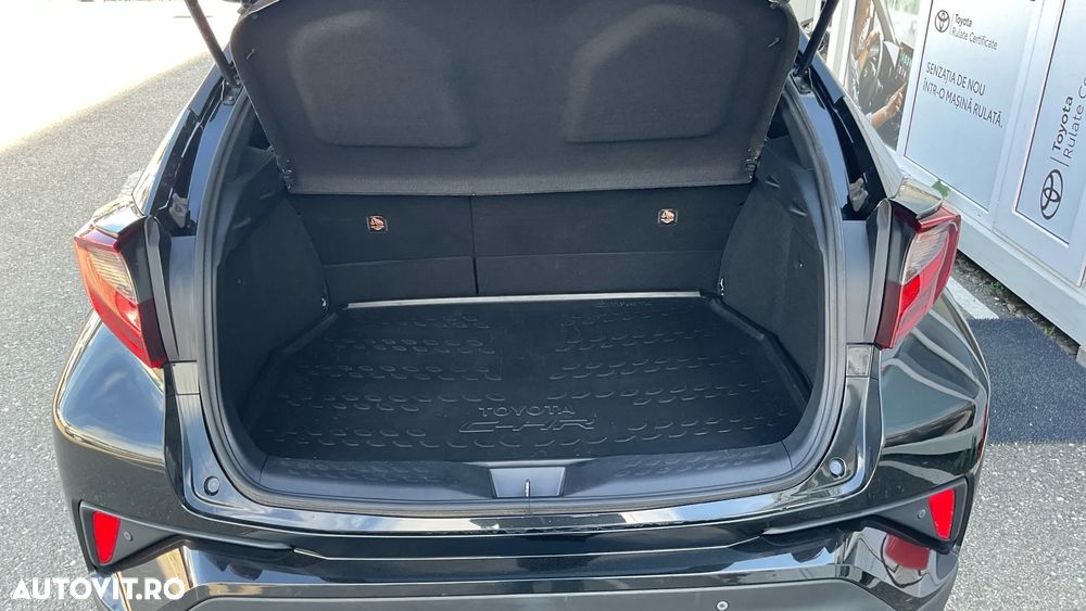 Toyota C-HR 1.8 HSD 4x2 CVT C-ult - 12